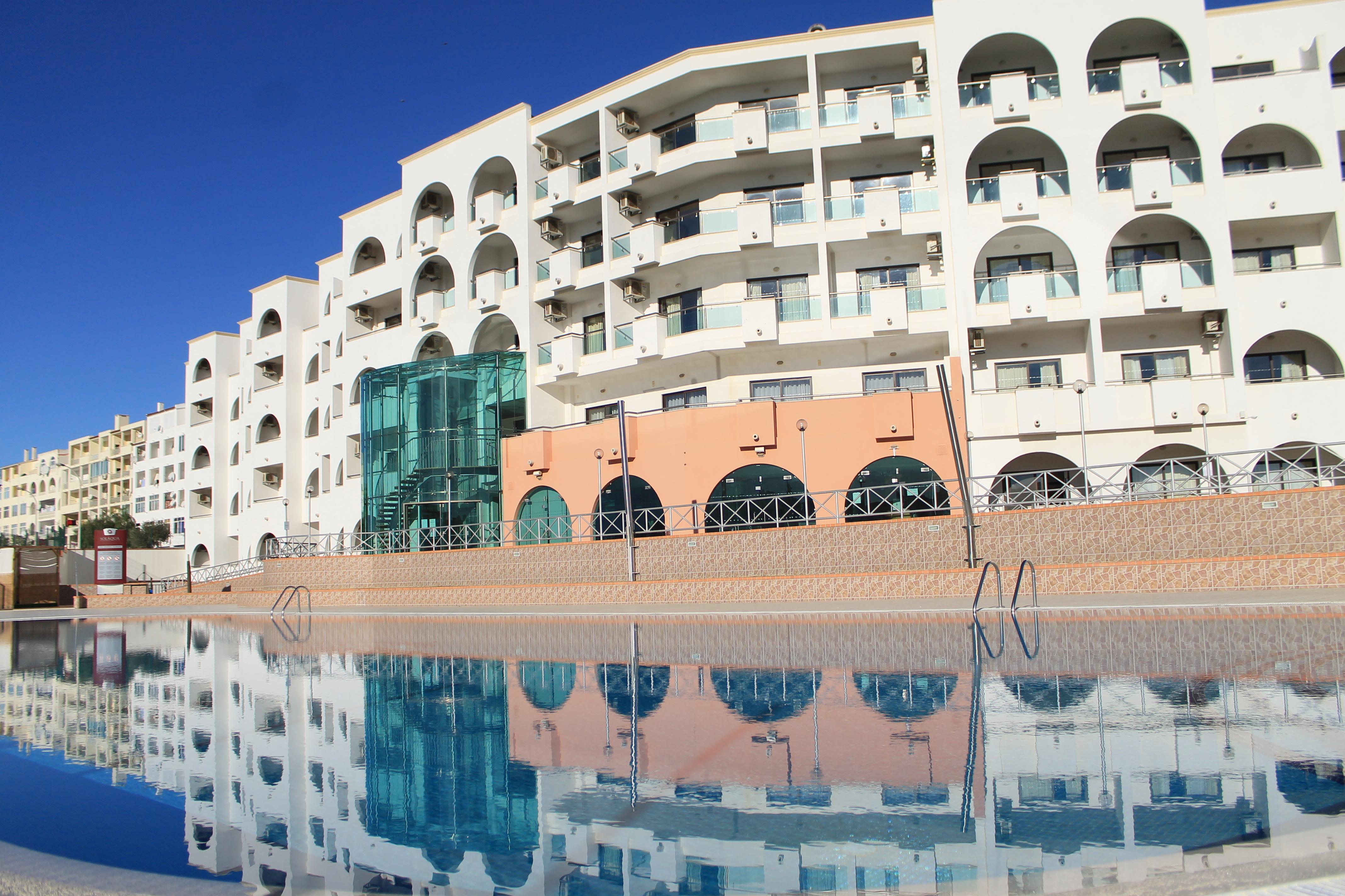 Luna Solaqua Aparthotel Albufeira Luaran gambar