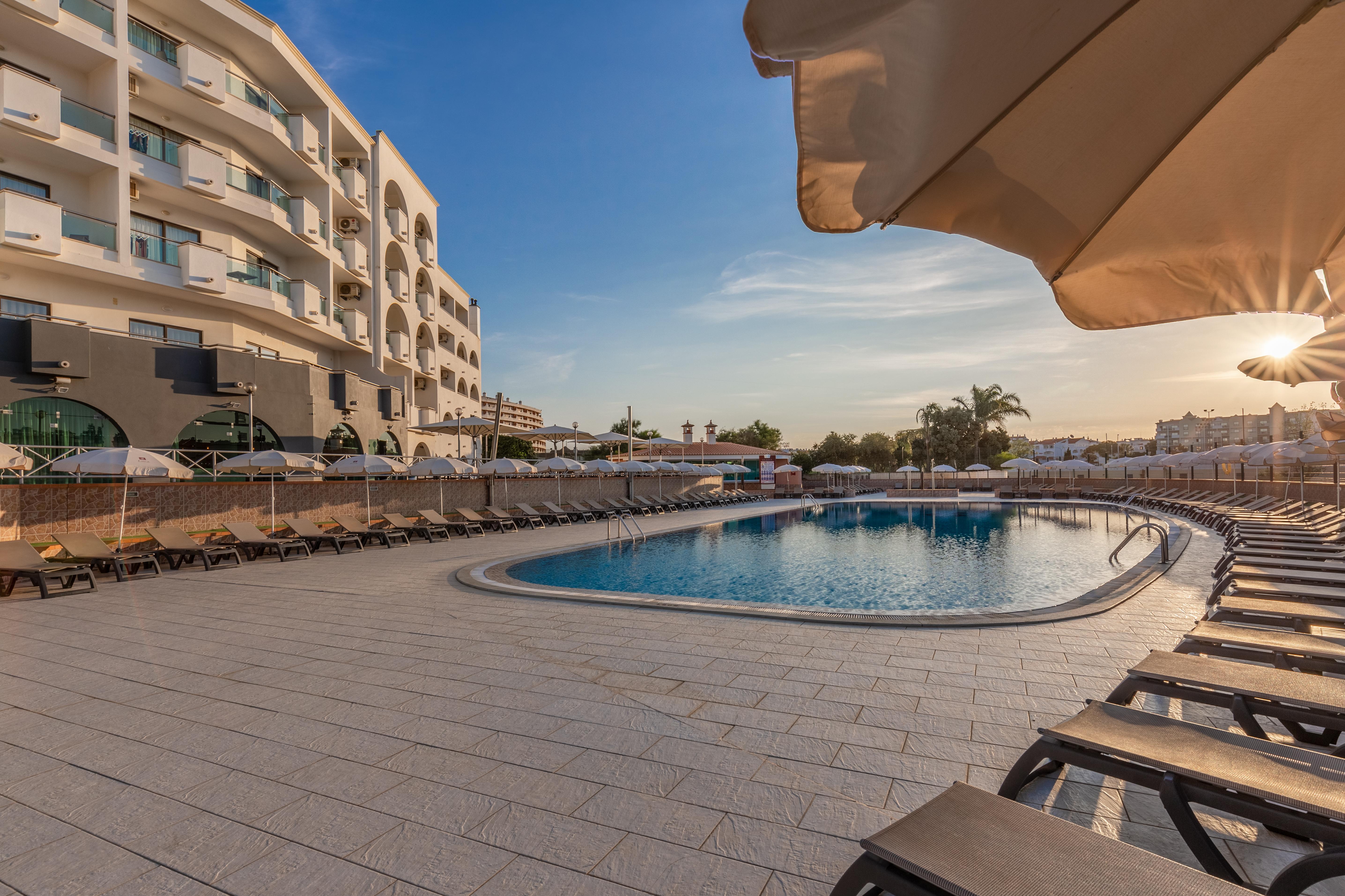 Luna Solaqua Aparthotel Albufeira Luaran gambar